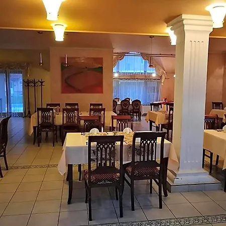 호텔 Mladost 3*