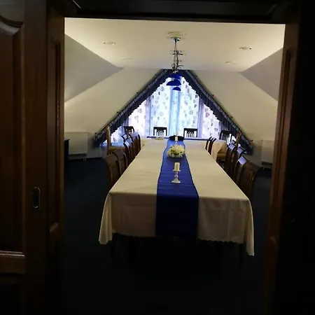 호텔 Mladost