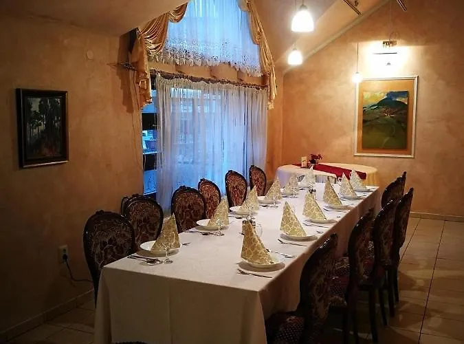 Mladost Hotel 3*